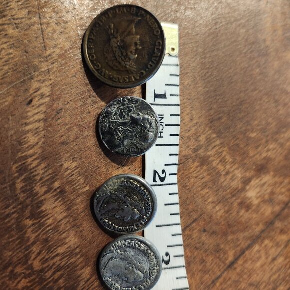 4 antique clothing button - Picture 3 of 3